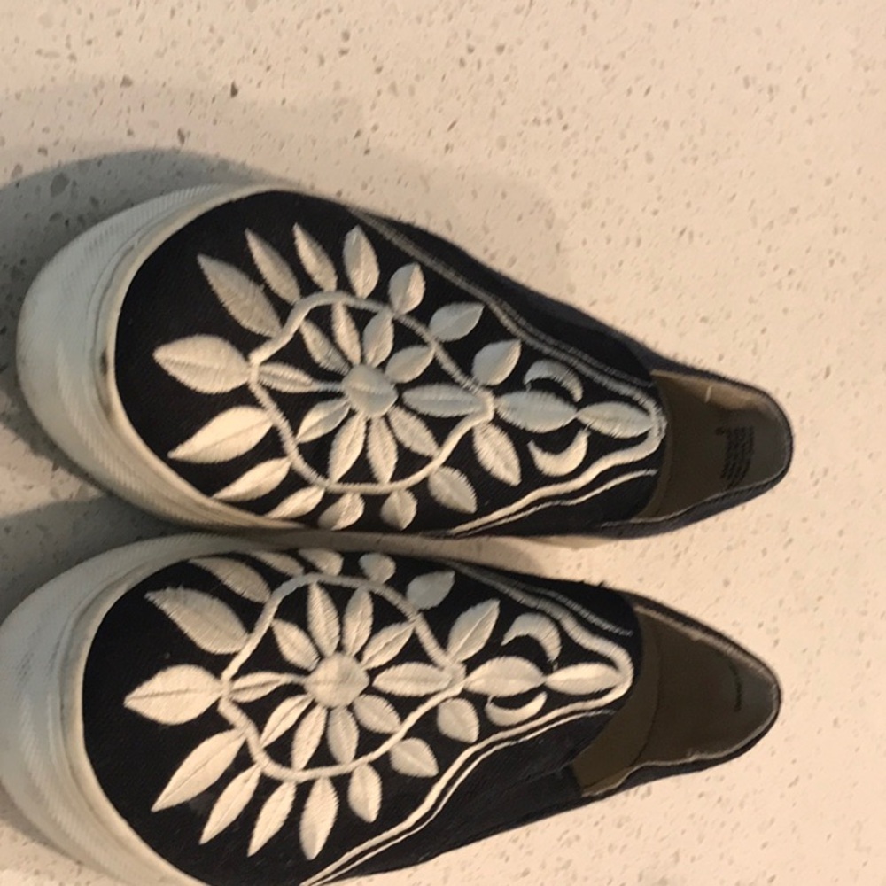 Seychelles White Black Sunshine Canvas Sneakers Size 9